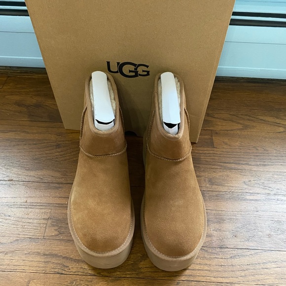 UGG Classic Mini Platform - Picture 9 of 11